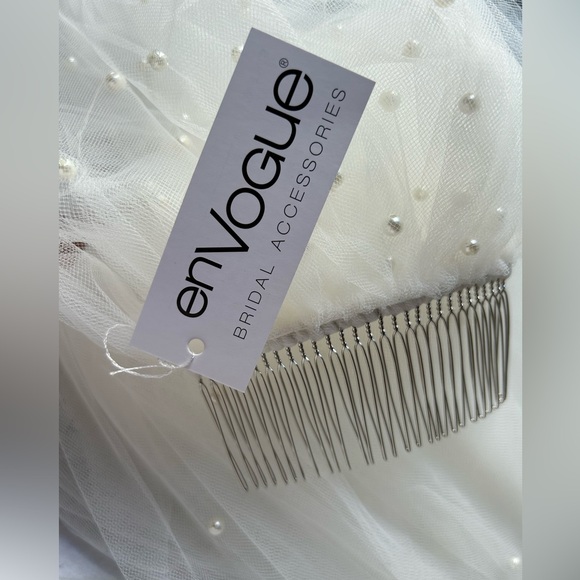 Envogue Ivory Bridal Veil - Picture 4 of 4